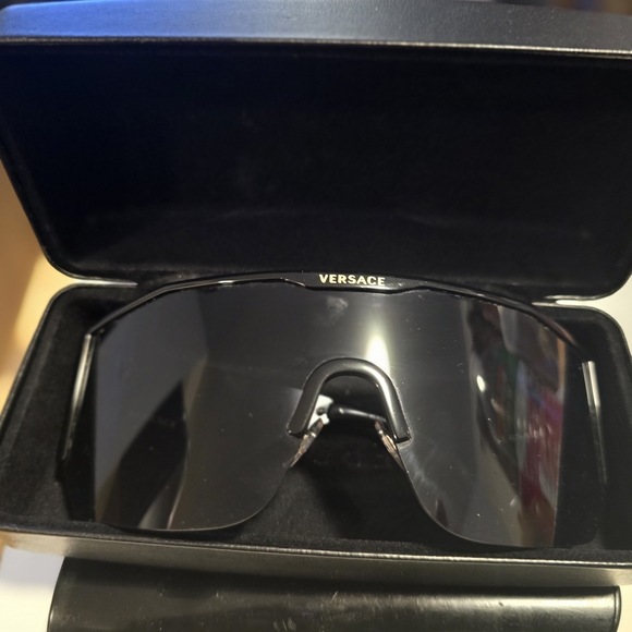 Versace Sleek Black VR Headset